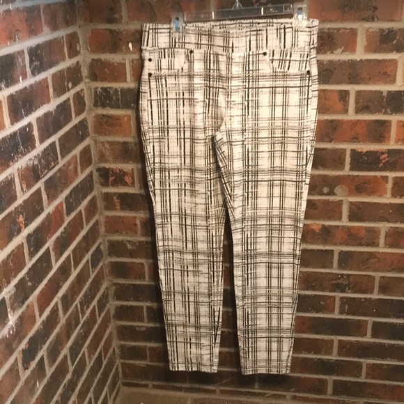 Liverpool Jeans Company Pants - Women’s size 6 Liverpool Jeans Company pants